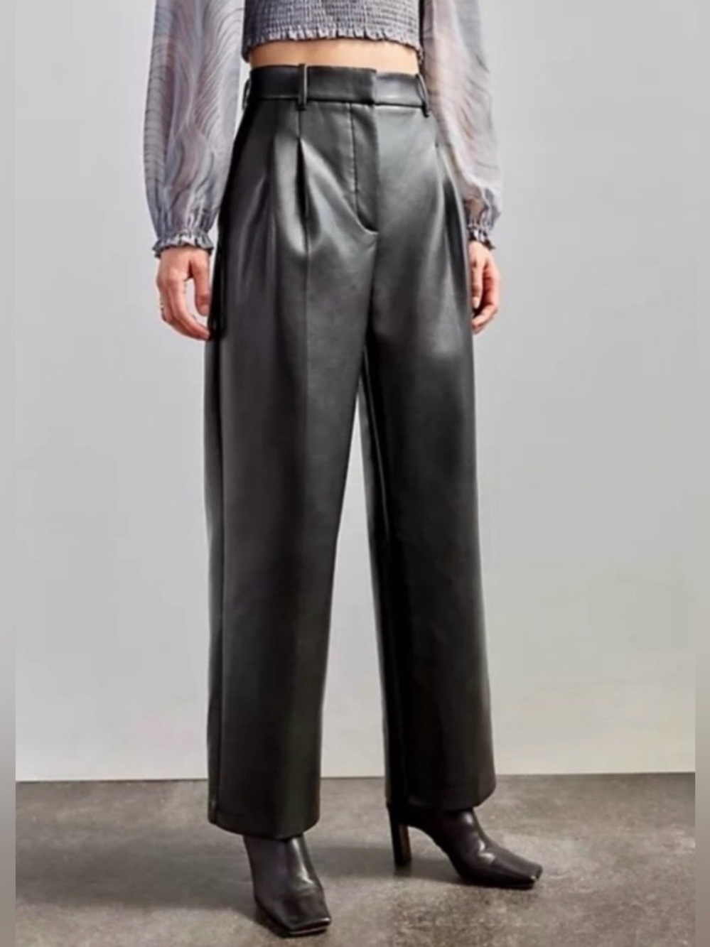 Aritzia Wilfred The Effortless Pant Black Faux Leather Size 16